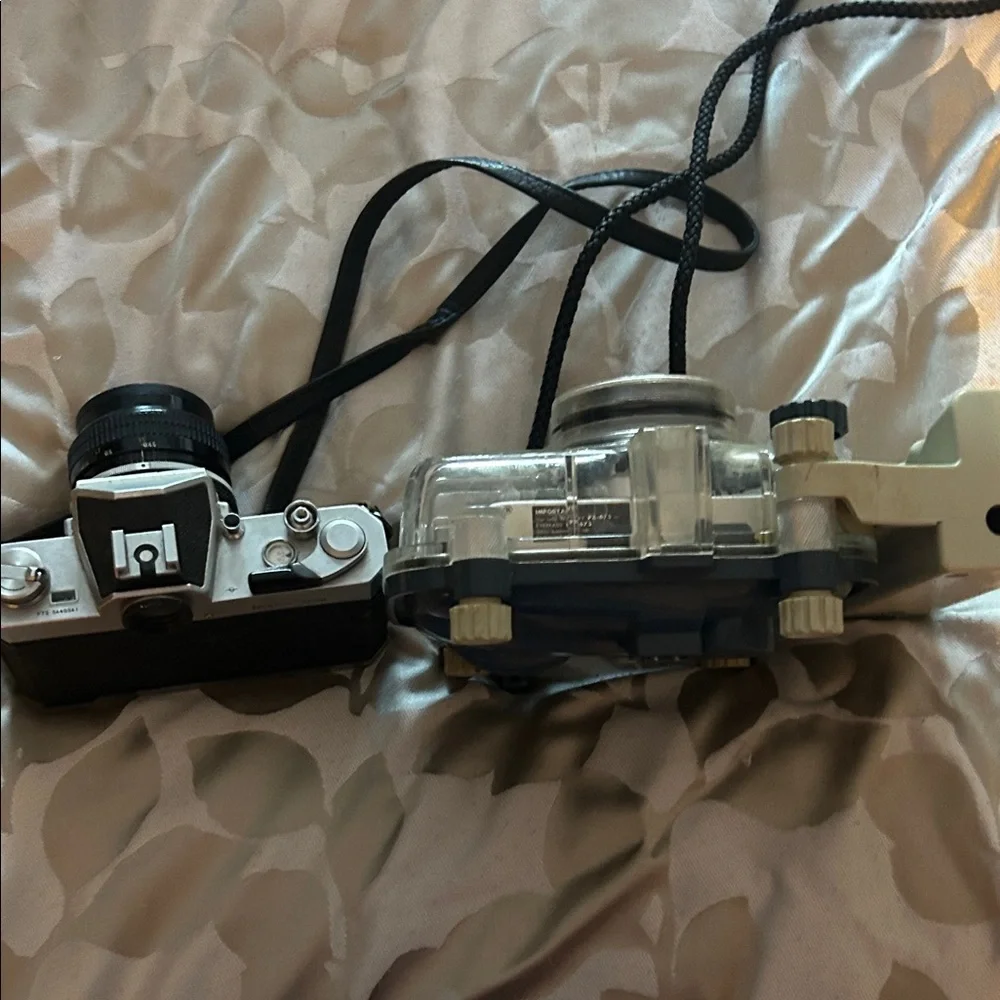 Nica Black and Silver Underwater Camera